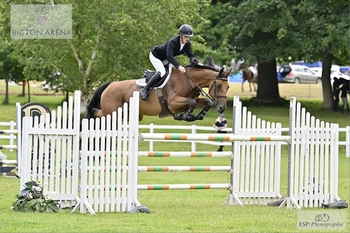 Oliver Tuff flies to first place in the British Horse Feeds Speedi-Beet Horse of the Year Show Grade C Qualifier Oliver Tuff flies to first place in the British Horse Feeds Speedi-Beet Horse of the Year Show Grade C Qualifier